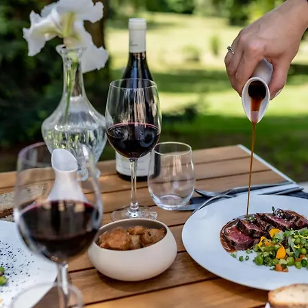 Chateau De - Luxurious & Hotel