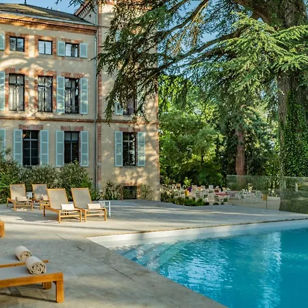 Chateau De - & Hotel Fiac