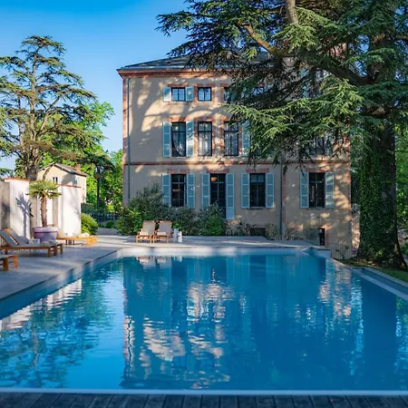 Chateau De - & 4*