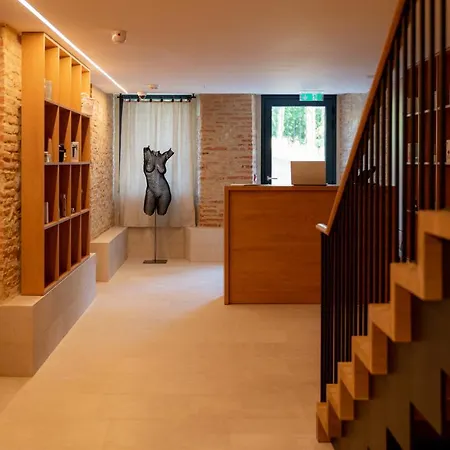 Chateau De - Luxurious &