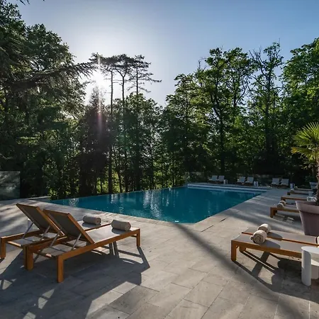 Chateau De - & 4*