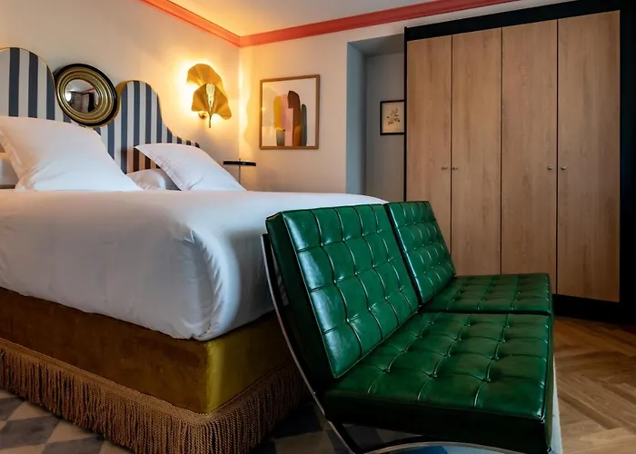 Chateau De - Luxurious &