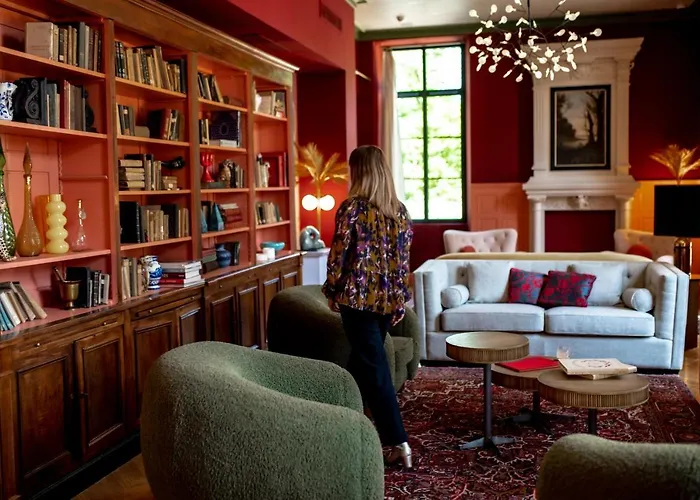 Chateau De - Luxurious & Hotel