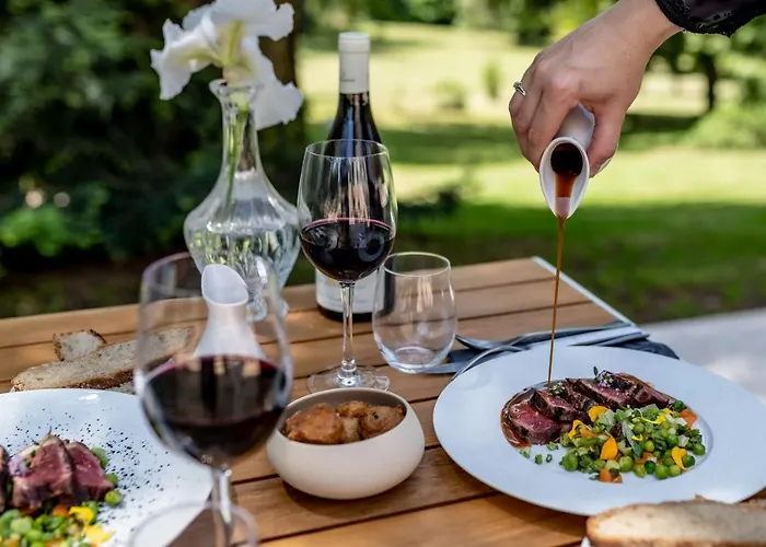 Chateau De - Luxurious & Hotel