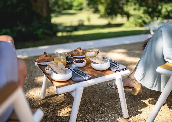 Chateau De - Luxurious & 4*