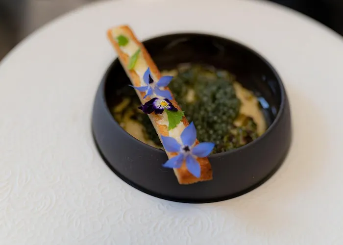 Chateau De - Luxurious & Hotel