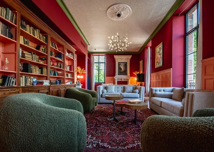 Hotel Chateau De - Luxurious & Fiac