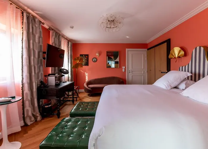 Hotel Chateau De - Luxurious & 4*