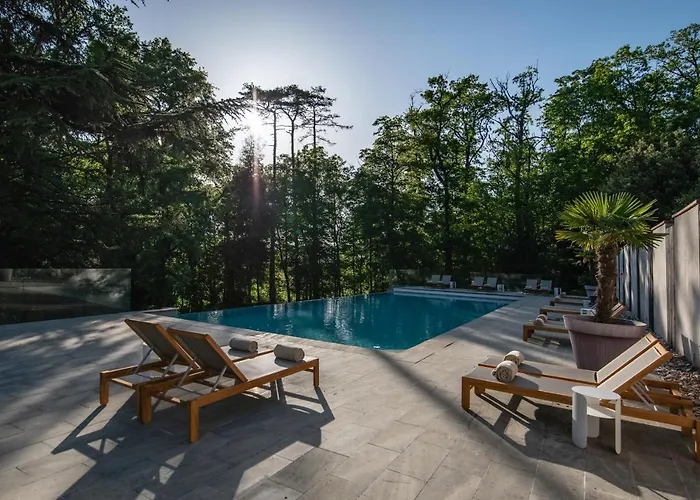 Chateau De - Luxurious & 4*